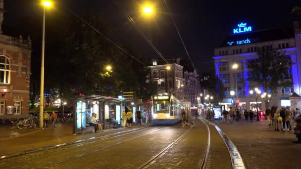 Plaza Leidse en Amsterdam por la noche — Vídeos de Stock