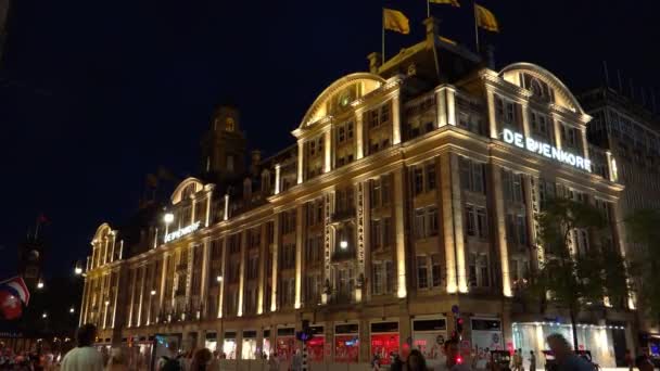 Bellissimo edificio De Bijenkorf in piazza Dam ad Amsterdam — Video Stock