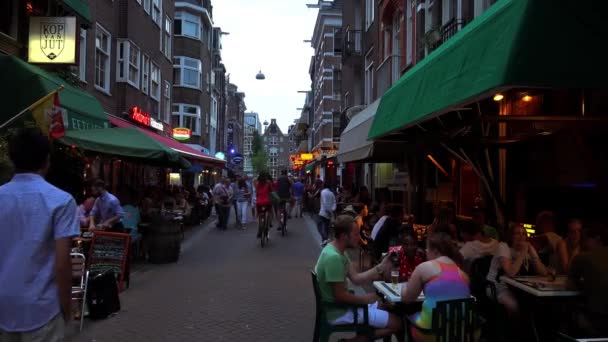 Рестораны и уличные кафе Амстердама — стоковое видео