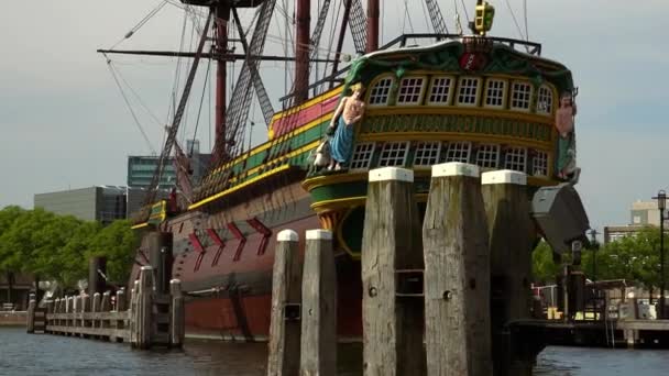 Old sailing ship in Amsterdam at maritime museum amsterdam — Stock Video