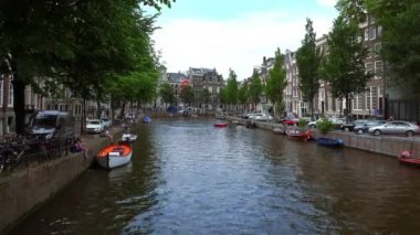 Herengracht Amsterdam kanalda beyler denilen