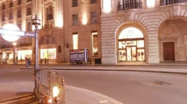 Zaman atlamalı çekim Londra Regent street ve Underground Station