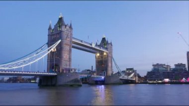 Zaman atlamalı ateş günbatımı hiper sukut Tower Bridge Londra