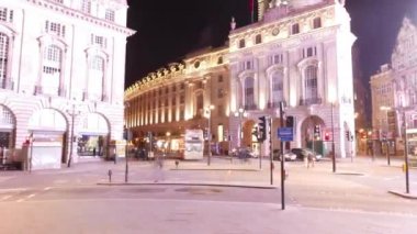 Zaman atlamalı çekim Piccadilly Circus Londra gece