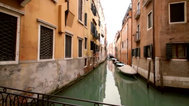 Smala kanalen i Venedig, Venedig — Stockvideo