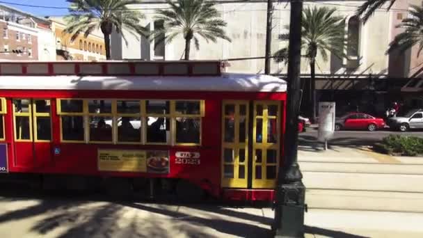 Carro velho do trole de New Orleans no bonde da rua do canal New Orleans Louisiana — Vídeo de Stock