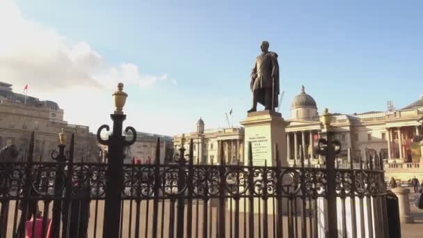 Статуя генерал-майора Хэвелока на Трафальгарской площади Лондона — стоковое видео