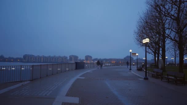 Canary Wharf Londra rekreasyon alanı sirkte Westferry — Stok video