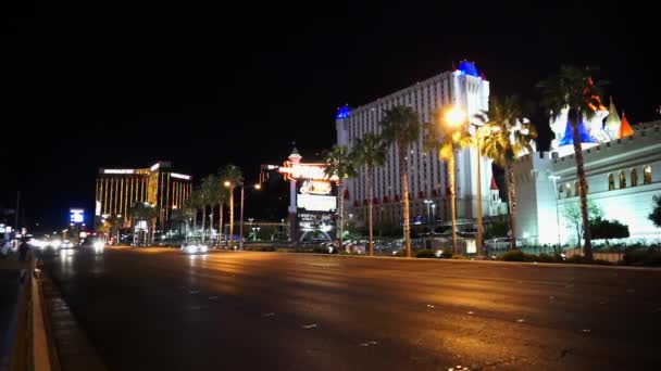 Las Vegas Boulevard por la noche Las Vegas USA — Vídeos de Stock