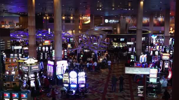 Casino Las Vegas com máquinas caça-níqueis Las Vegas Portugal — Vídeo de Stock