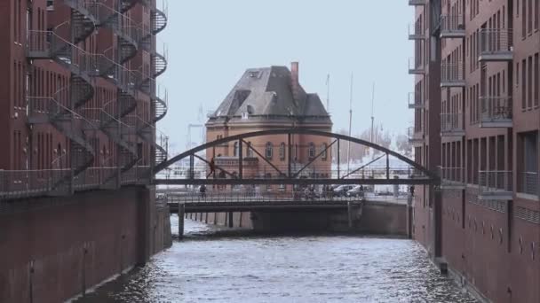 Sklad budovy v Hamburku Speicherstadt Hamburk Německo — Stock video