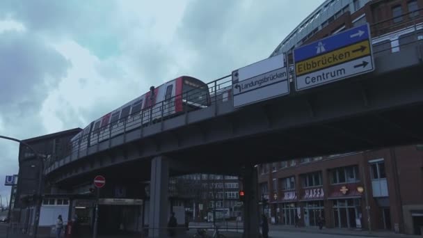Tram in de stad Hamburg Hamburg Duitsland — Stockvideo
