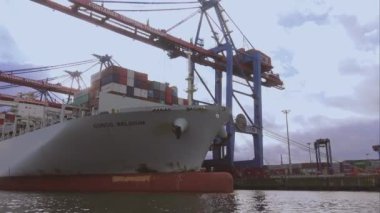 Cosco Belçika büyük konteyner gemisi liman Hamburg Hamburg Almanya