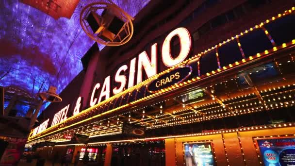 Señal de casino en Las Vegas - LAS VEGAS, NEVADA / Estados Unidos — Vídeos de Stock