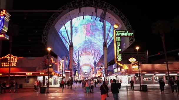 Wide angle shot of Freemont street in Downtown Las Vegas  - LAS VEGAS, NEVADA/USA — Stock video