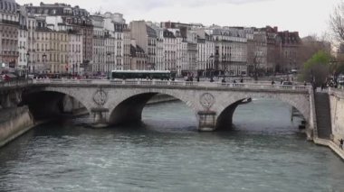 Paris - Paris, Fransa, 30 Mart 2013 yılında Seine Nehri