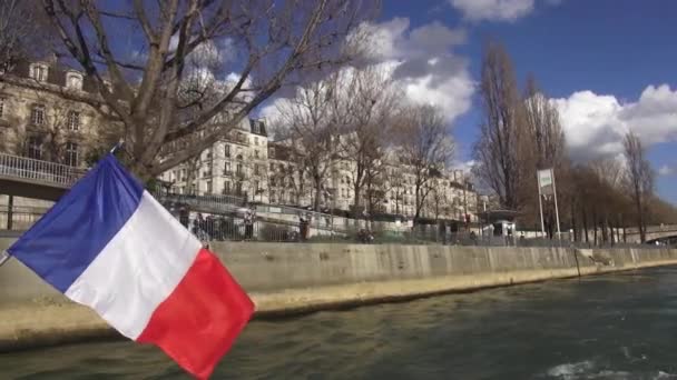 Bandeira Francesa em Paris - PARIS, FRANÇA MARÇO 30, 2013 — Vídeo de Stock