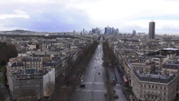 Vista aérea de Paris em direção a La Defense - PARIS, FRANÇA 30 de março de 2013 — Vídeo de Stock