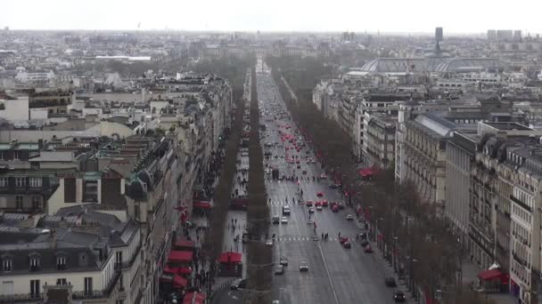 Vista aérea de Paris para Avenue Champs Elysees - PARIS, FRANÇA MARÇO 30, 2013 — Vídeo de Stock