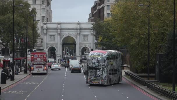 Arco di marmo a Hyde Park - LONDRA, INGHILTERRA — Video Stock