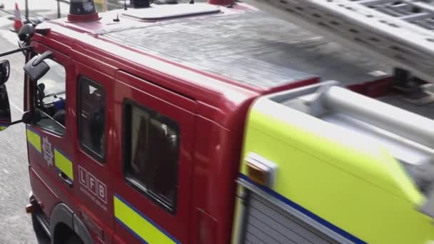 Brigada de Bombeiros de Londres - LONDRES, ENGLÂNDIA — Vídeo de Stock