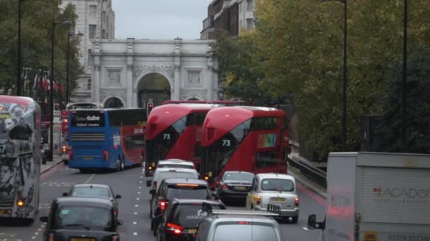 London Busse am Marmorbogen - london, england — Stockvideo