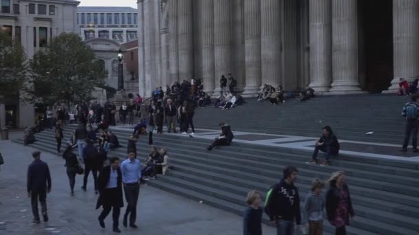 Merdivenlerden St. Pauls katedral - Londra, İngiltere — Stok video