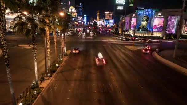 Verbazingwekkende Las Vegas Boulevard bij nacht timelapse schot — Stockvideo