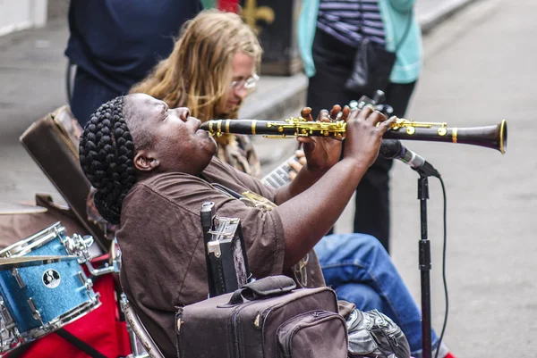 Typiske gademusikere til jazzmusik i New Orleans - NEW ORLEANS, LOUSIANA - APRIL 17, 2016 - Stock-foto