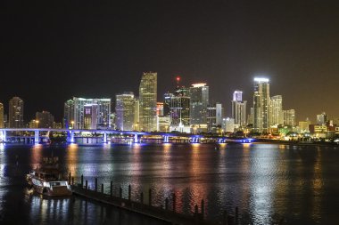 Manzarası, Miami Downtown adlı gece - Miami, Florida 11 Nisan 2016
