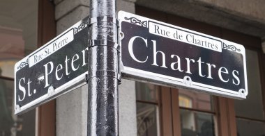 Sokak New Orleans Fransız Mahallesi - New Orleans, Louisiana - 18 Nisan 2016 imzalar.