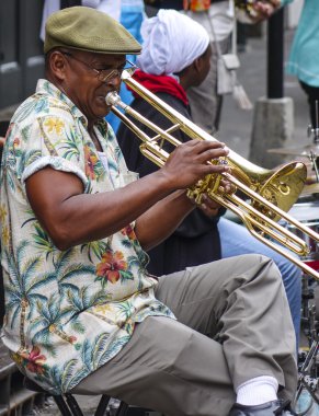 Caz müzik New Orleans - New Orleans, Lousiana - 17 Nisan 2016 için tipik sokak müzisyenleri