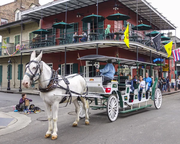 Atlı taksi adlı Fransız çeyrek New Orleans - New Orleans, Louisiana - 18 Nisan 2016 — Stok fotoğraf