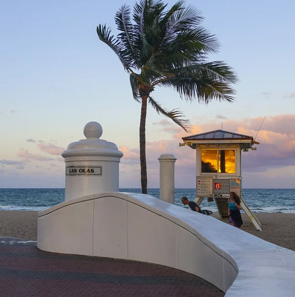 Las Olas Ocean Walk w Ft. Lauderdale - Ft Lauderdale, Floryda 13 kwietnia 2016 — Zdjęcie stockowe