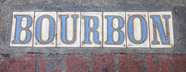 Calle Borbon - berömda Bourbon street i New Orleans franska kvarter - New Orleans, Louisiana - 18 April 2016 — Stockfoto