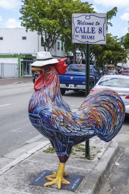 Calle 8 Miami Florida - Miami küçük Havana hoş geldiniz işareti. Florida - 10 Nisan 2016