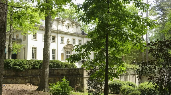 Swan House in Atlanta - part of Atlanta History Center - ATLANTA, GEORGIA - APRIL. 20 2016 — Stock Photo, Image