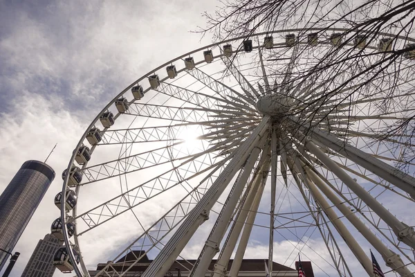 Skyview - великий чортове колесо в Centennial Олімпійському парку - Атланта Атланти - 20 квітня 2016 — стокове фото