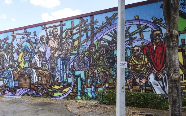 Wall Painting in Little Havana Miami - MIAMI (en inglés). FLORIDA - 10 DE ABRIL DE 2016 — Foto de Stock