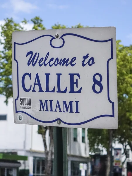 Willkommen in der calle 8 in little havana miami - miami. florida - 10. april 2016 — Stockfoto