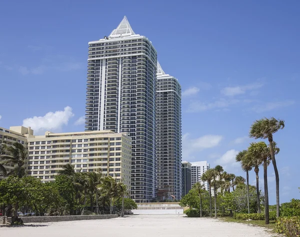 Diamant flatgebouwen in Miami Beach - Miami. Florida - 10 April 2016 — Stockfoto