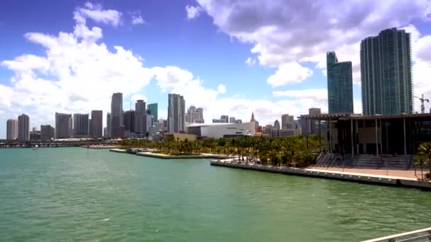 Skyline Майами в солнечный день — стоковое видео