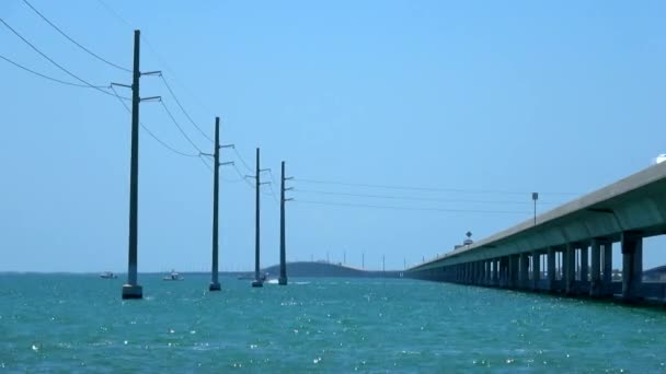 Verbazingwekkende Seven Mile Bridge in de FLORIDA sleutels — Stockvideo