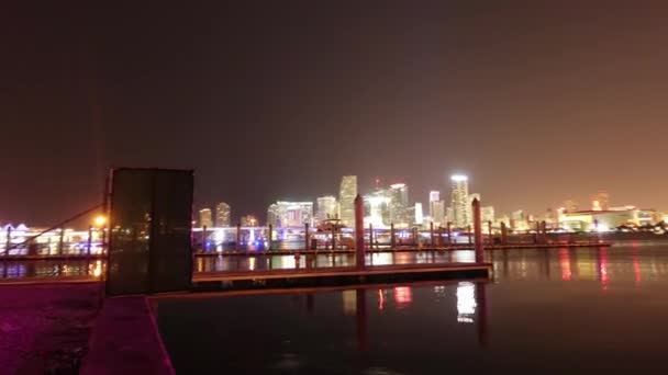 Hyperlapse schot van Miami Skyline bij nacht - Miami, Florida - 10 April 2016 — Stockvideo