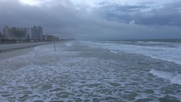 Daytona stranden en regnig kväll — Stockvideo