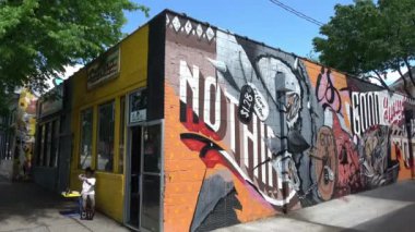 Little 5 Puanlı Atlanta 'daki renkli dükkanlar - ATLANTA, GEORGIA - 22 Nisan 2016