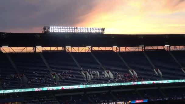 Πλήθος Γήπεδο Μπέιζμπολ Γήπεδο Turner Field Ατλάντα Ηνωμένες Πολιτείες Ιουνίου — Αρχείο Βίντεο