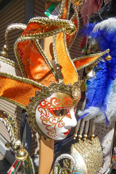 Masque vénitien original dans la ville de Venise — Photo