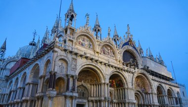 Şaşırtıcı Basilica San Marco Venedik St Mark s Meydanı'nda