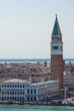 Venedik-San Marco 'daki St. Marks Meydanı' ndaki Campanile Kulesi